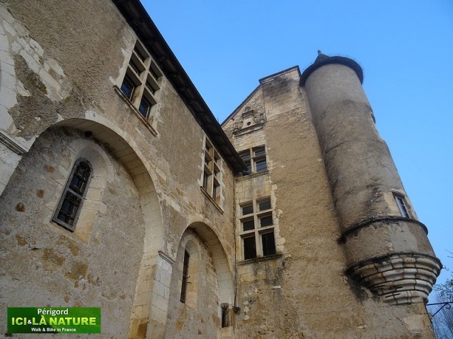 09-perigord-castle