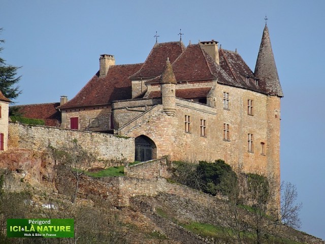 20-perigord-castle-loubressac
