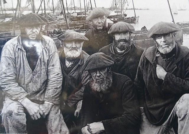 12-brittany-old-fishermen