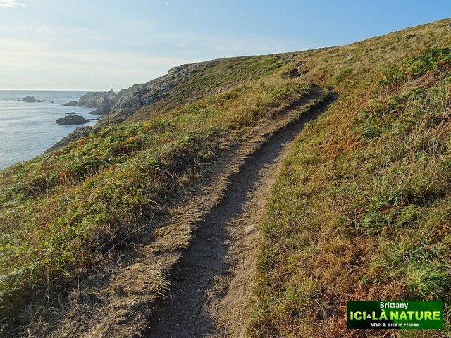12-hiking-trail-coastal-path-brittany-coast