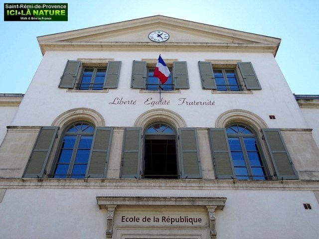 40-provence-ecole-de-la-republique
